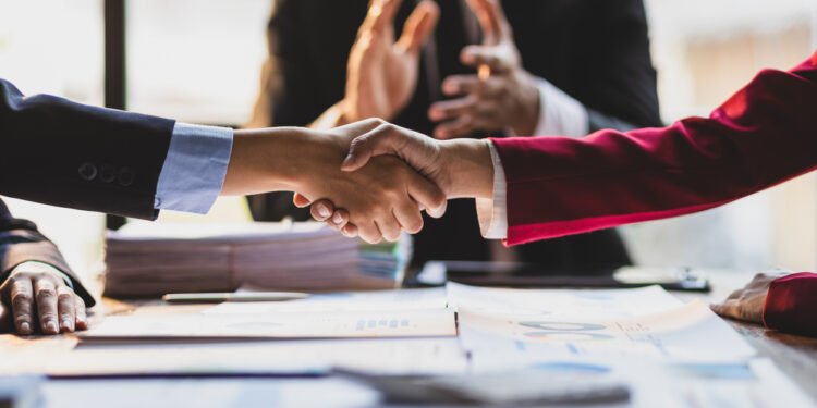 Alchelyst and Lyra merge to create private markets servicing platform