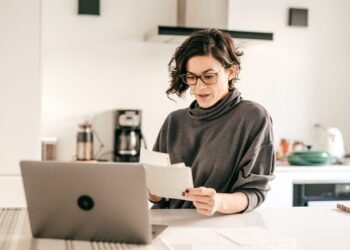 According to a new NerdWallet survey, 30% of non-retired HENRYs — defined here as Americans with a household income of $200,000 or more — don’t have confidence they’ll have enough money to retire comfortably, despite their high earner status.