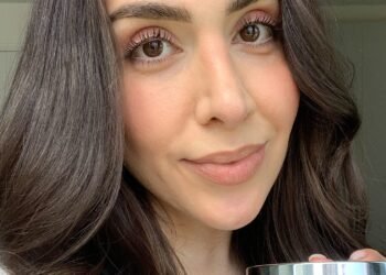 Color Wow Dreaming Mask Delivers Shiny & Stronger Hair