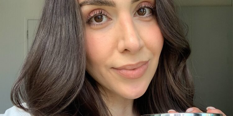 Color Wow Dreaming Mask Delivers Shiny & Stronger Hair