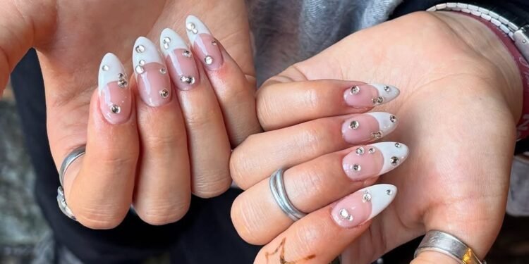Deep French Tip Nails Are A Retro Take On A Classic