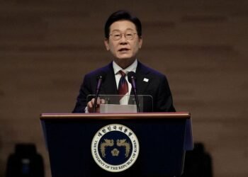 Japan's Ishiba, South Korea's Lee agree closer cooperation before Lee meets Trump