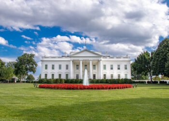 The White House signs 401(k) order