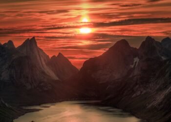 9 Places Where the Sun (Almost) Never Sets or Rises