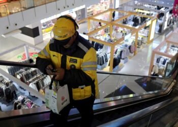 Analysis-China’s e-commerce companies are getting singed by a price war