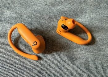 Apple Has Improved the Powerbeats Pro 2's Heart Rate Issues (but It’s Still Not Enough)