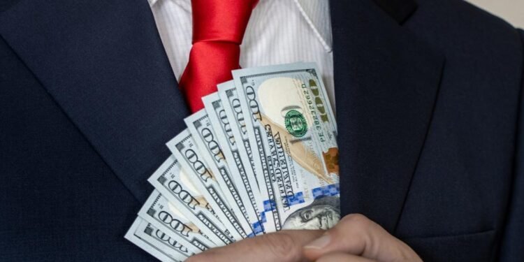 How Much Cash Do Billionaires Actually Keep on Hand?