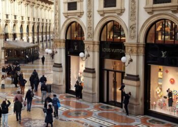 Italy business sentiment stable in September, consumer morale rises
