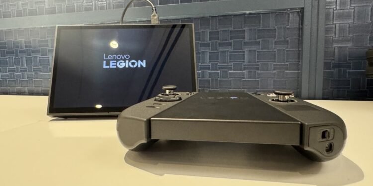Lenovo's Legion Go 2 Isn't the Premium Steam Deck I Wanted
