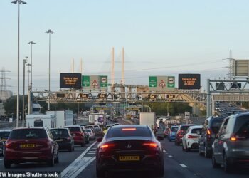 Data collated from the first day of the higher prices suggests that more HGVs used the Dartford Crossing on first day the Dart Charge was increased compared to a week earlier