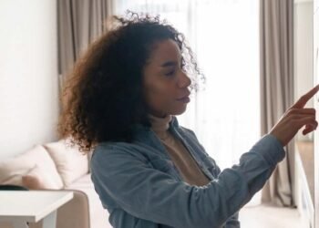 This Is the ‘Right’ Temperature for Turning on Your Heat This Fall