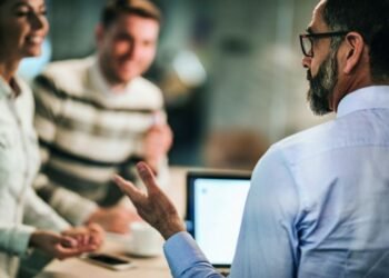 Those who receive advice are more positive about the future