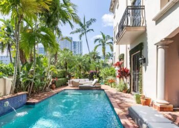 14 Best Airbnbs in Fort Lauderdale, From Canal-Side Villas to Coastal Condos