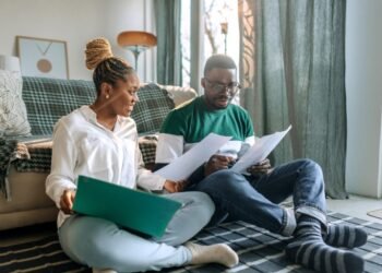 Asked on Reddit: Should I Pay Off Loans or Save?