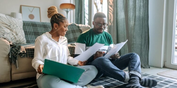 Asked on Reddit: Should I Pay Off Loans or Save?