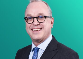 7IM outflows drop 21% amid record platform sales