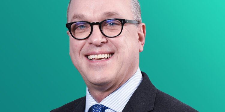 7IM outflows drop 21% amid record platform sales