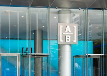 AllianceBernstein sees investor appetite for alternatives rise in Q3