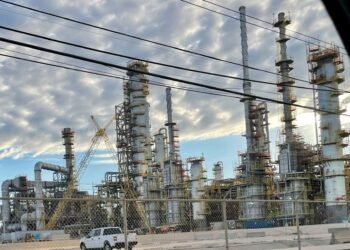 Big Oil earnings expected to edge up as analysts eye 2026 outlook