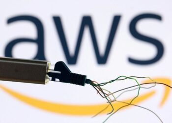 Factbox-Amazon cloud outage: online services hit, recovery uneven