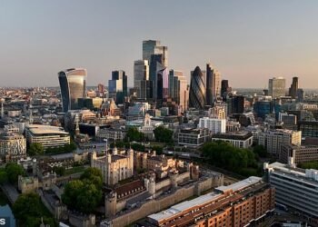 New records: The FTSE 100 rose 0.7%, or 65.29 points to an all-time high of 9548.87, while bullion hit $4,059 an ounce