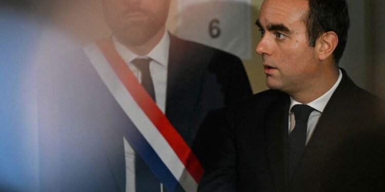 French PM Lecornu meets with Macron as budget deadline looms