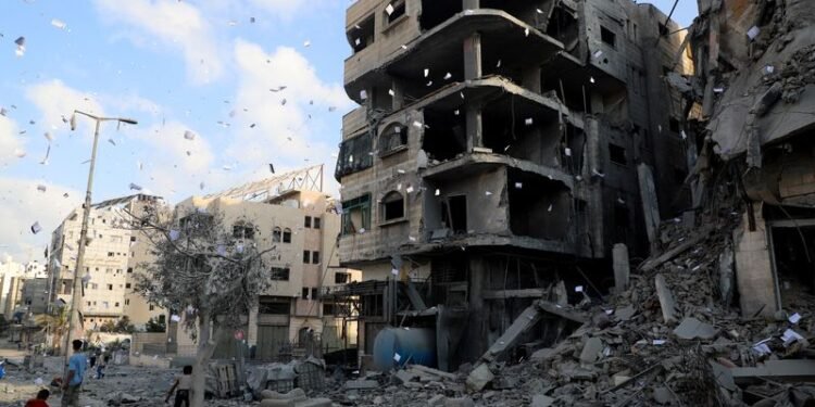 Gazans trek to ruined homes as Israeli forces pull back under ceasefire