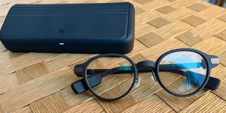 How I Used Smart Glasses to Trick a Bartender Into Giving Me a Free Drink