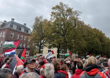 Hundreds of thousands protest in Amsterdam against Gaza war