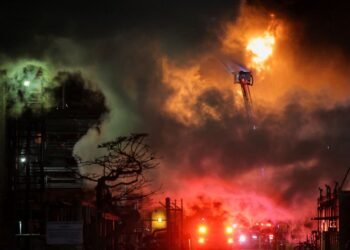 Massive fire erupts in jet fuel unit at Chevron's Los Angeles refinery