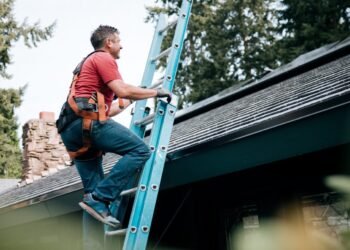 Metal Roof vs. Asphalt Shingles: Cost, Lifespan and Installation