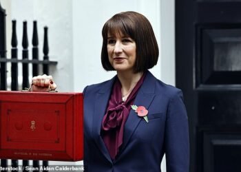 Rachel Reeves has been urged to rule out pension tax-free lump sum cuts if she is not going to make them in the November Budget