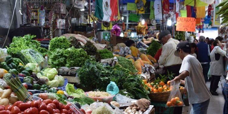 The Best Markets in Mexico City for Souvenirs, Street Snacks, and Ceramics
