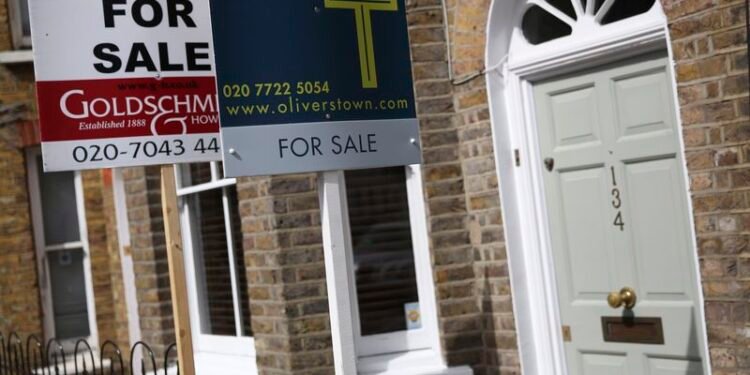 UK house prices rise in October, defying pre-budget nerves