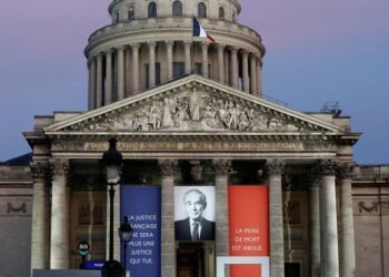 Who is Robert Badinter, the late justice minister given France's highest honour?
