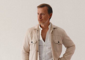 A Lightweight Early Fall Style · Primer