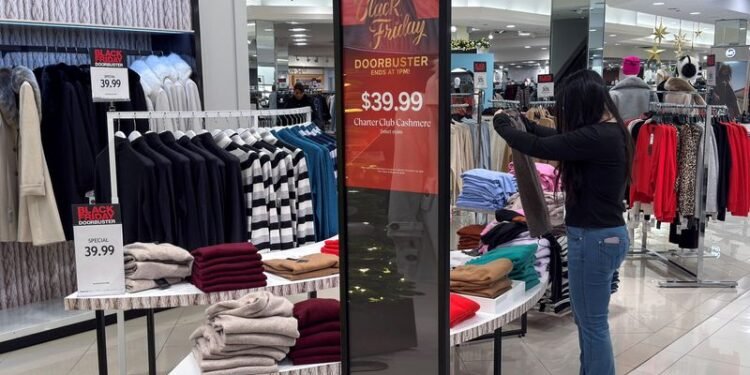 AI helps drive record $11.8 billion in Black Friday online spending