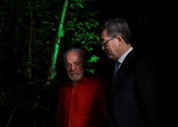 Analysis-China finds bigger role as US sidesteps Brazil climate summit