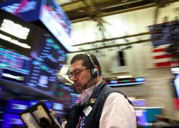 Analysis-Stock market hits speed bump but investors stay on bullish path 