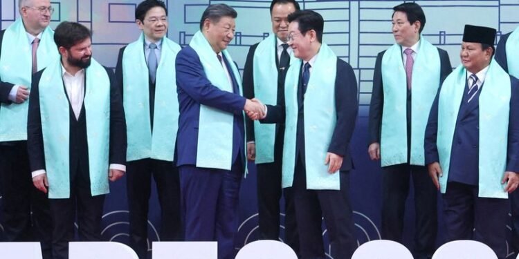 Asia-Pacific leaders call for shared trade benefits as APEC summit wraps up