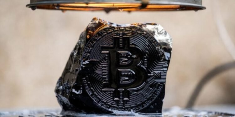 BlackRock's IBIT offloads $463M in Bitcoin, largest outflow on record