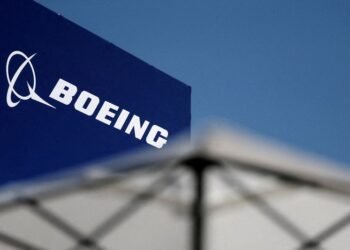 Boeing aims to smooth relations with buyers over 777X delays