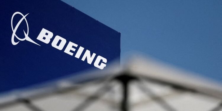 Boeing aims to smooth relations with buyers over 777X delays