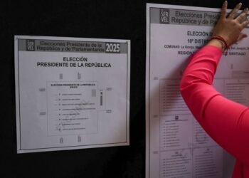 Chilean leftist Jara narrowly leads far-right’s Kast in first round presidential vote