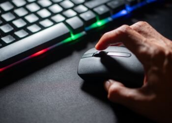 Five Ways to Share Your Mouse and Keyboard Between Multiple Computers