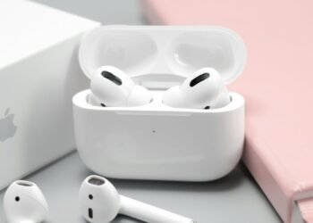 How to Stop Bluetooth Speakers From Disconnecting Your AirPods