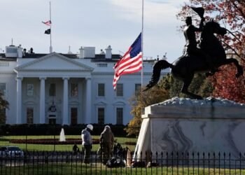 Living costs, mortgages on the menu at White House dinner with top execs, sources say