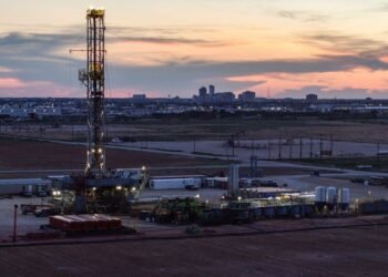 Oil up as investors await clarity on supply, Russia-Ukraine deal
