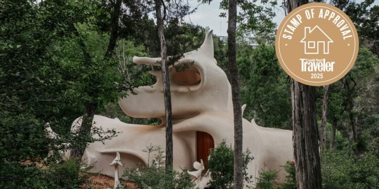 Quirky Airbnbs: A Trippy Austin Home Where Right Angles Don't Exist