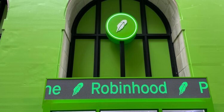 Robinhood enters the mortgage space with discounted rates and money toward closing costs